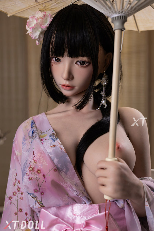 Yunxi: Japanese Virgin Sex Doll