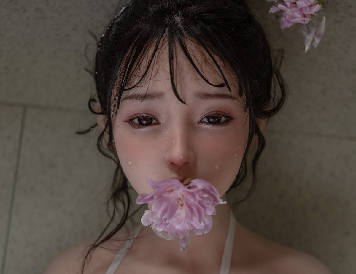 Noa: Sexy Japanese Onsen Sex Doll