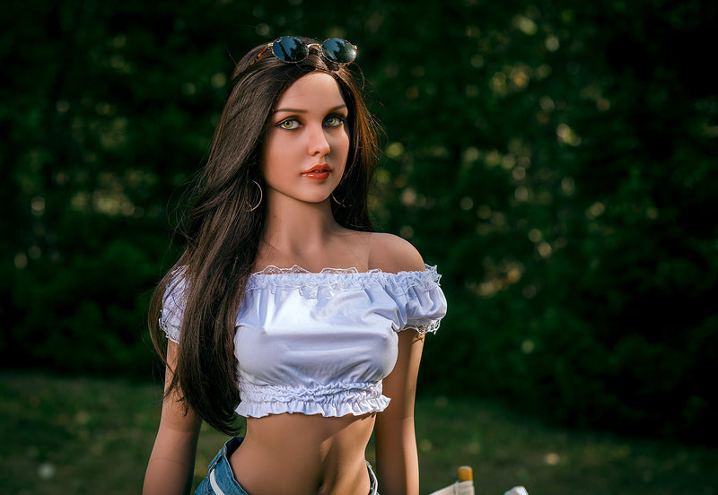 Molly: All American Sex Doll  Silicon Wives