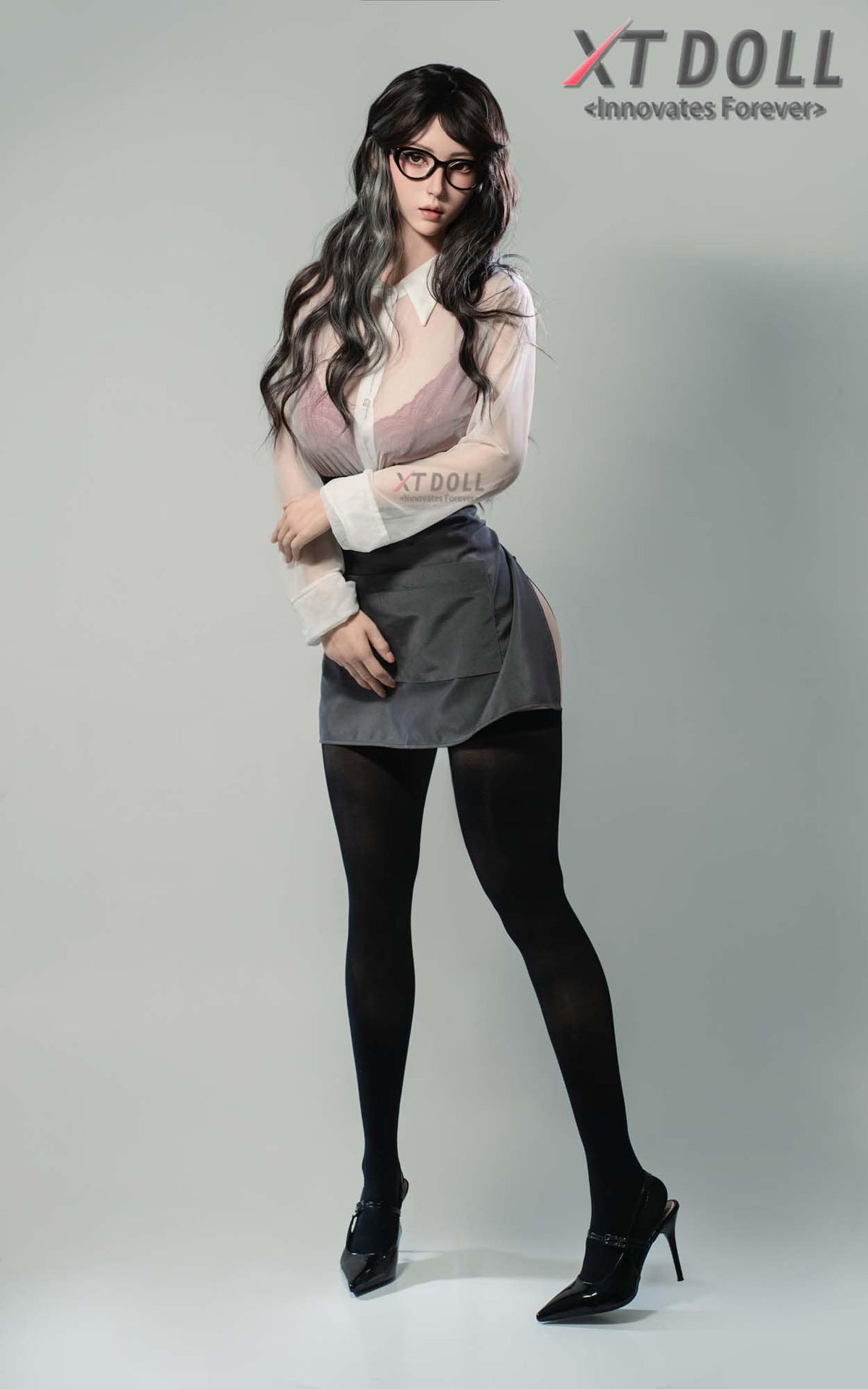Izelle: Office Babe Sex Doll
