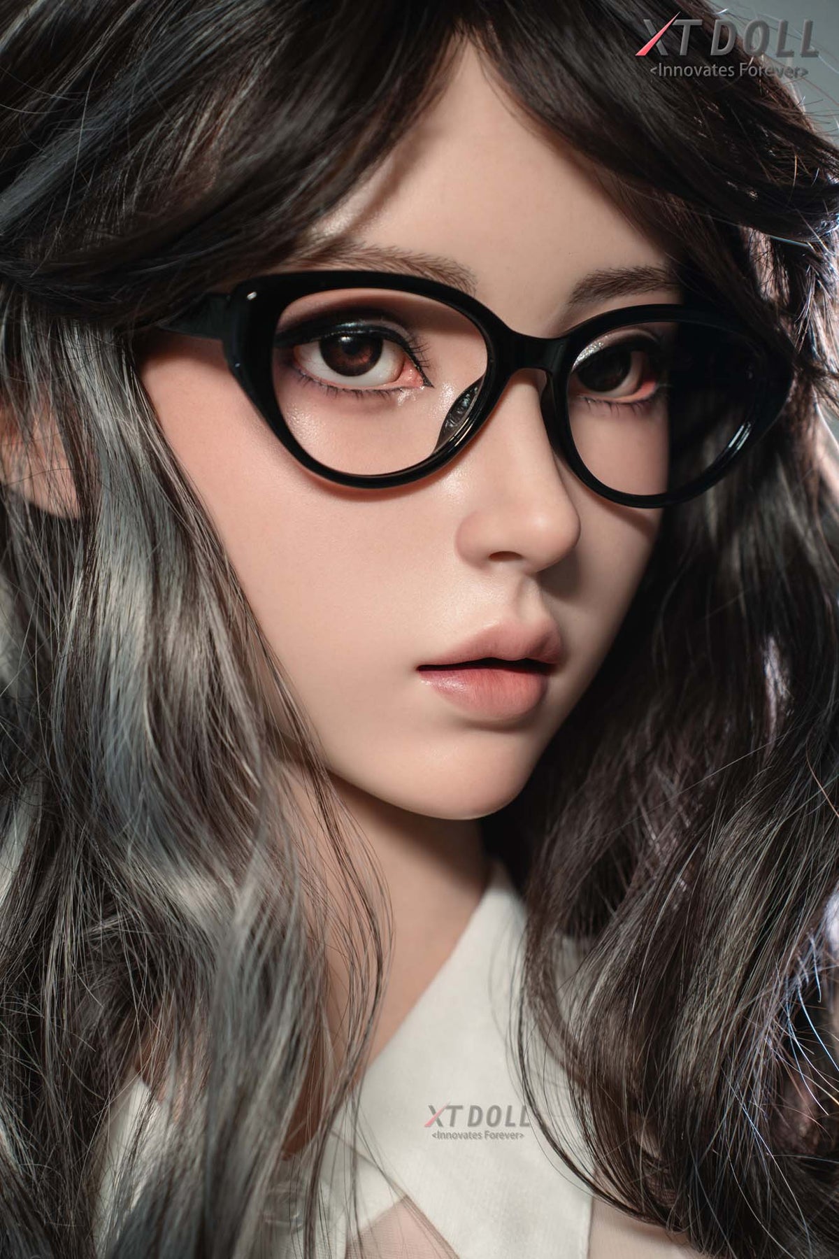 Izelle: Office Babe Sex Doll