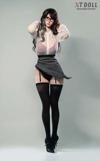 Izelle: Office Babe Sex Doll