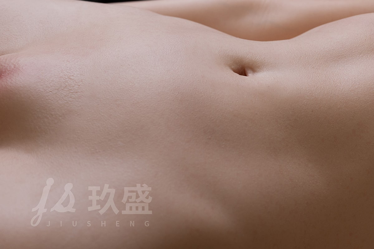 소라: 작은 금발 섹스 인형