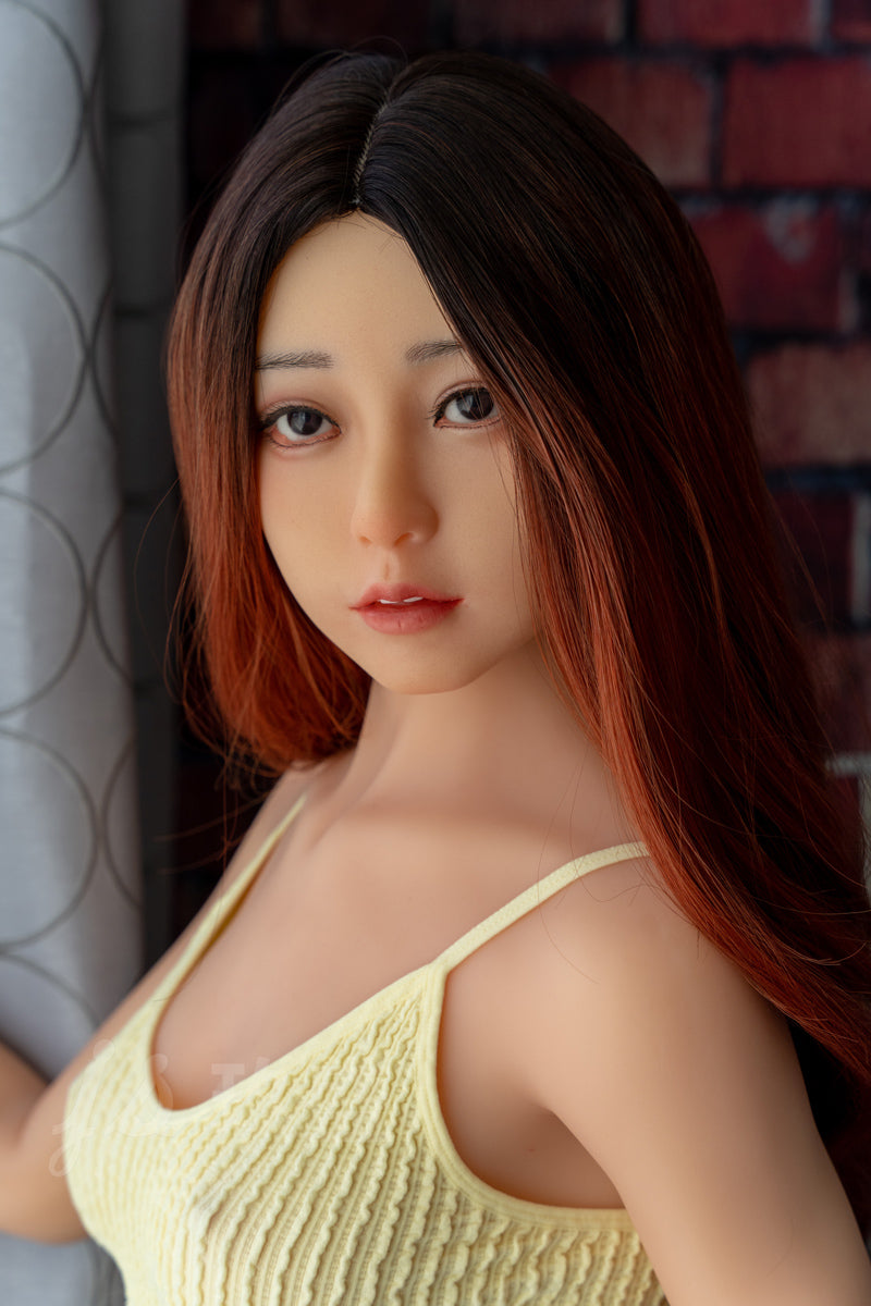 Yume: pequeña muñeca sexual japonesa