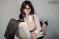 Izelle: Office Babe Sex Doll