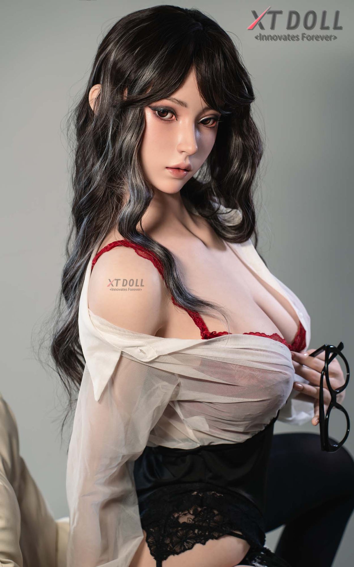 Izelle: Office Babe Sex Doll