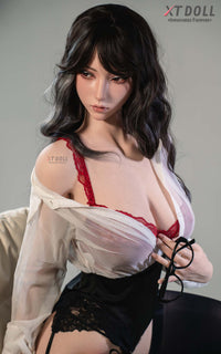 Izelle: Office Babe Sex Doll