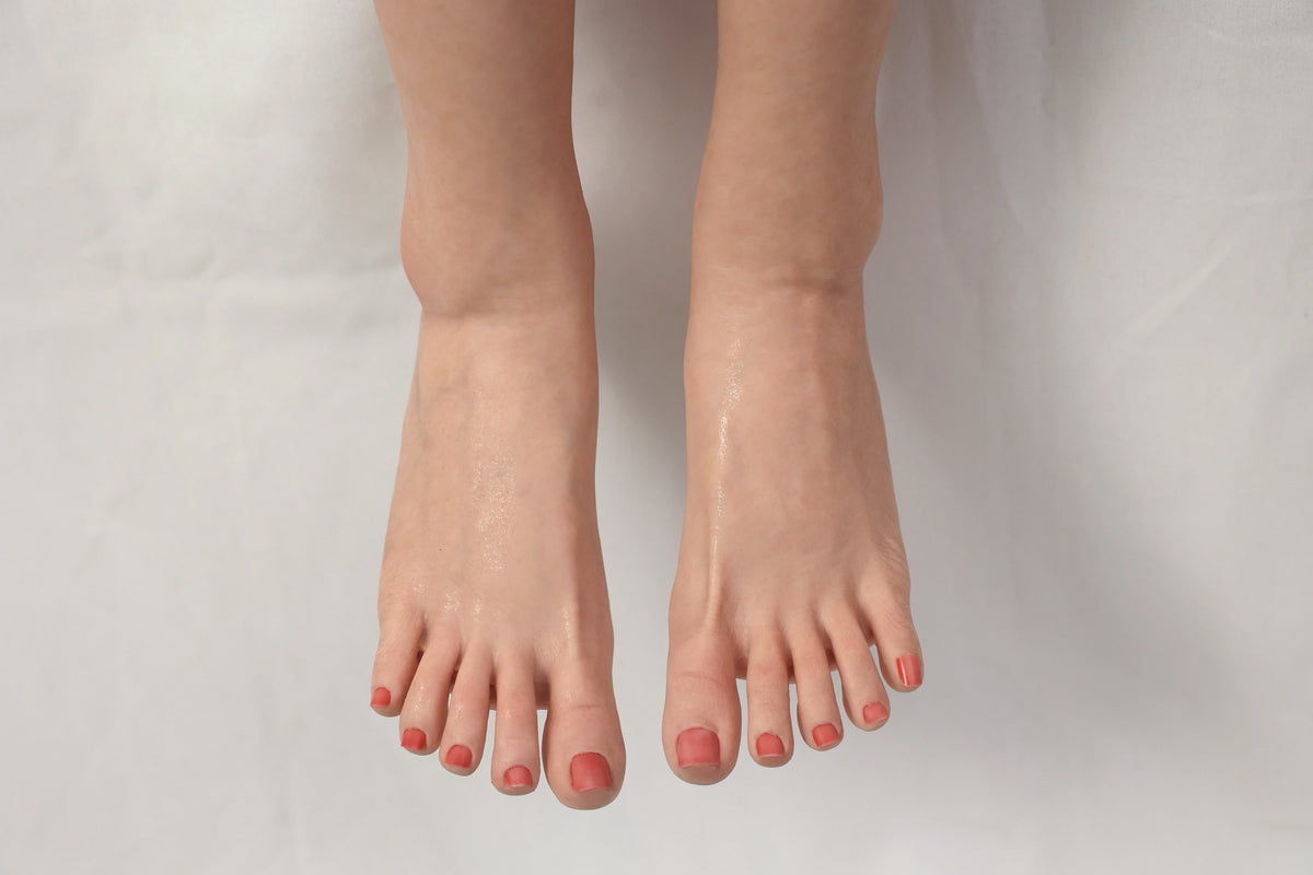 Sienna: Curvy Blonde Sex Doll