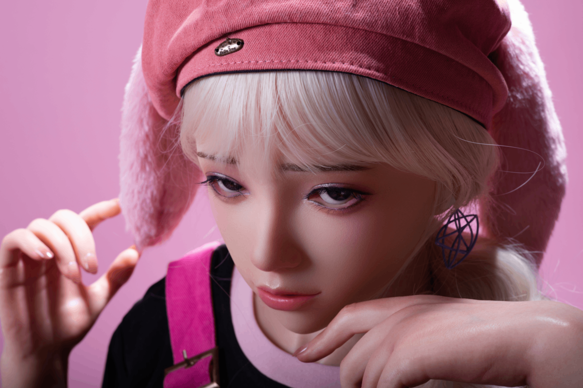 Evanthe: Artistic Teen Sex Doll