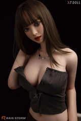 Elana: linda muñeca sexual gótica