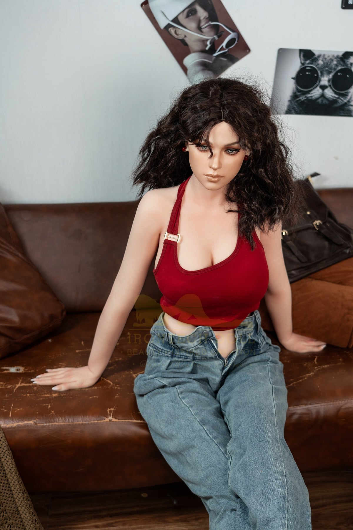 Vivi: muñeca sexual rockstar groupie