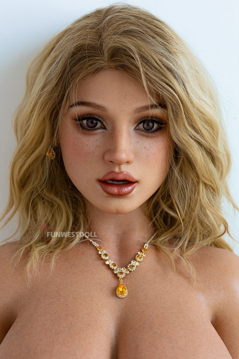 Lyra: Christmas Present Sex Doll