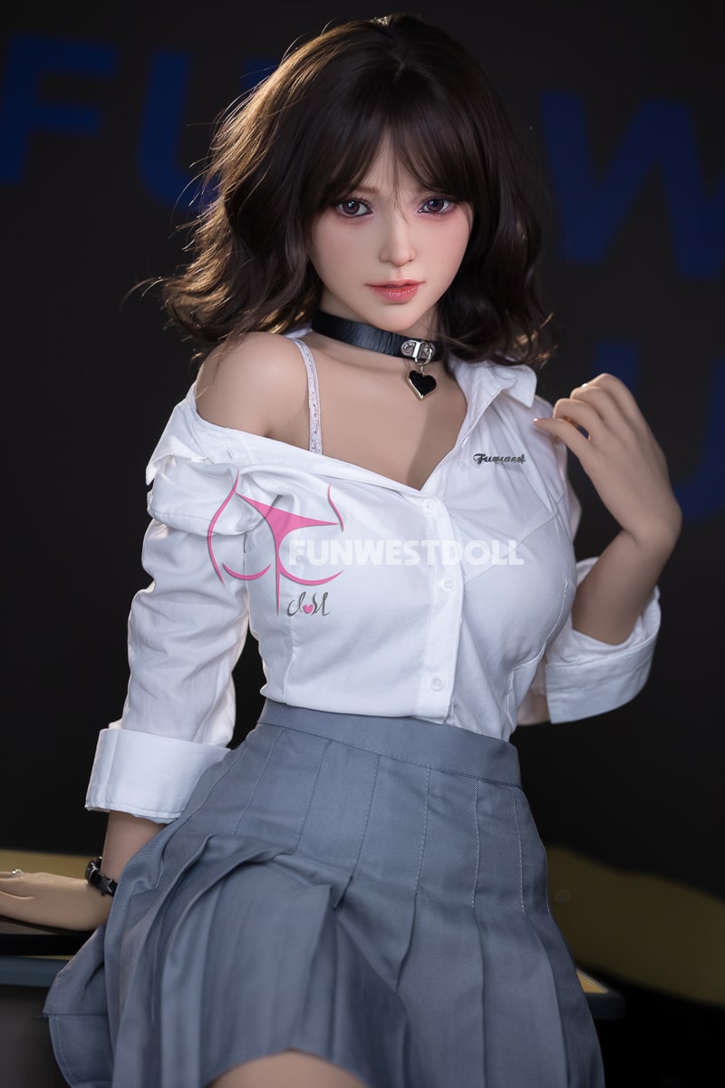 Quince: After School Sex Doll