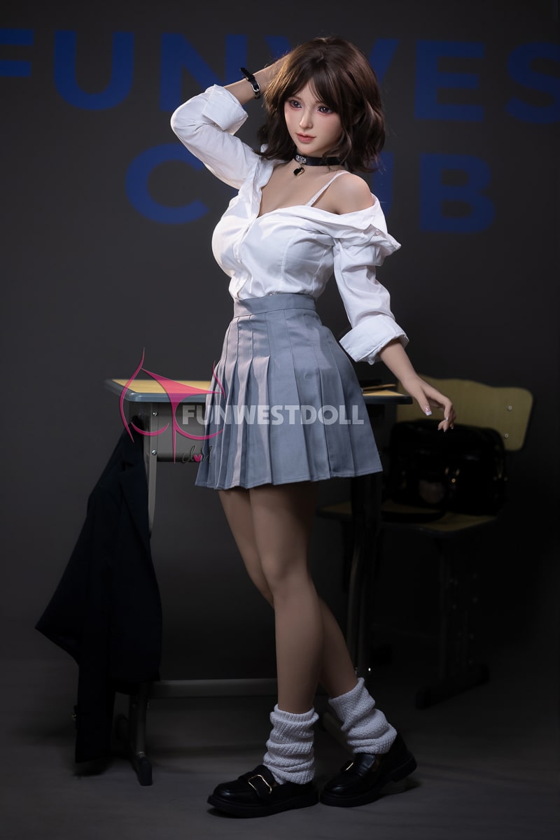 Quince: After School Sex Doll