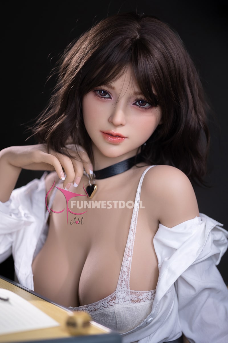 Quince: After School Sex Doll