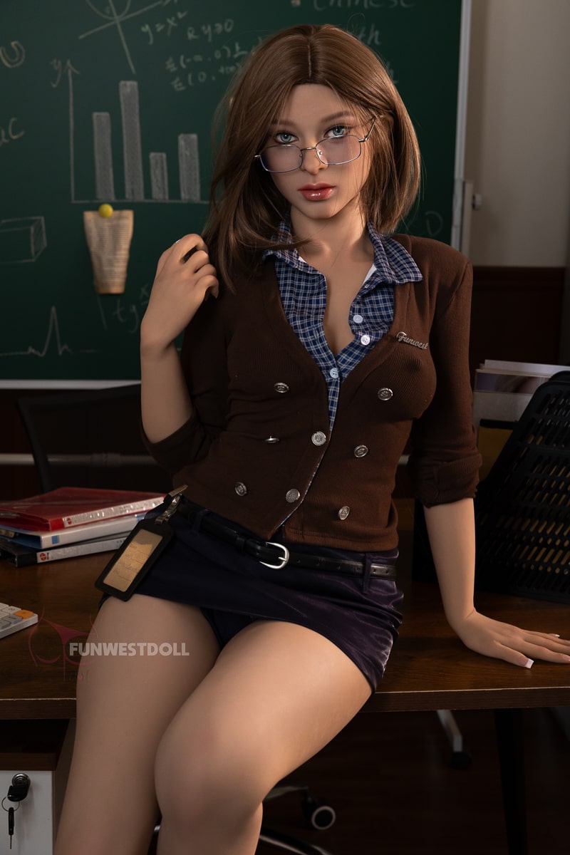Sheila: Cute Intern Sex Doll