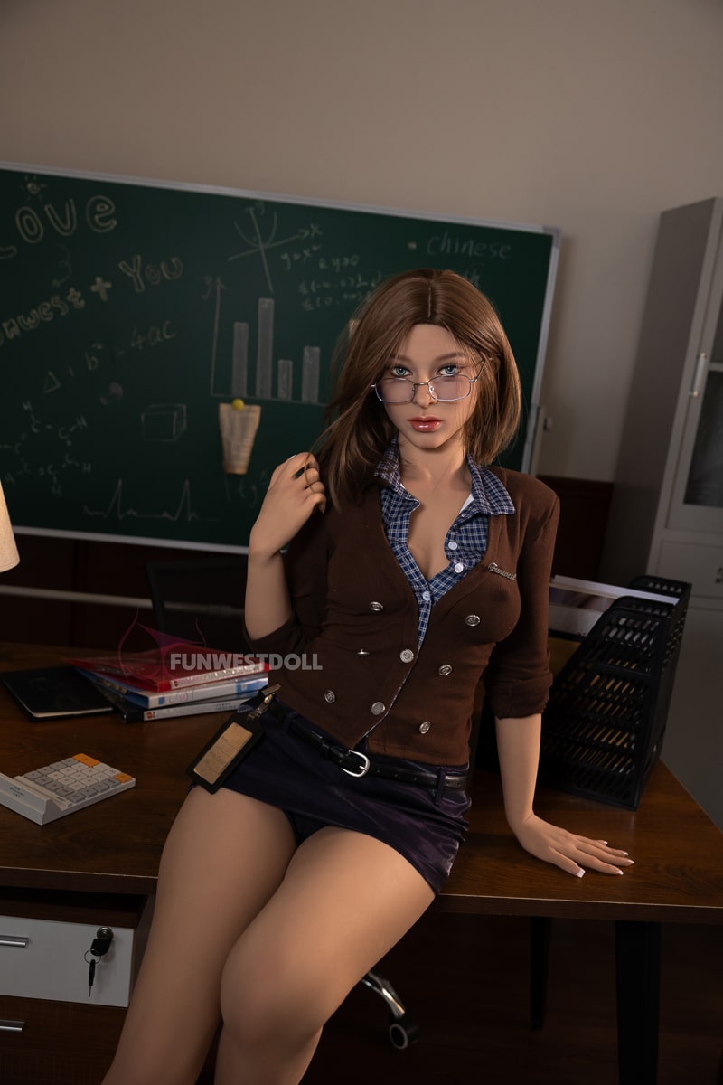 Sheila: Cute Intern Sex Doll