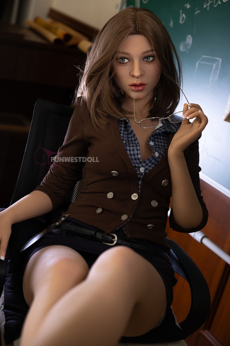 Sheila: Cute Intern Sex Doll