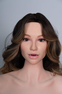 Carsyn: muñeca sexual puma MILF