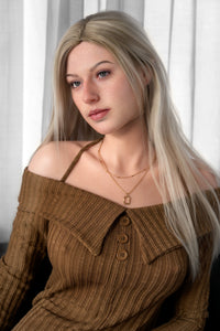 Ramona: muñeca sexual rubia pecosa