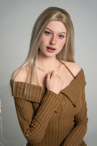 Ramona: muñeca sexual rubia pecosa