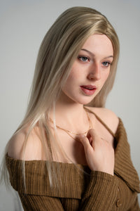 Ramona: muñeca sexual rubia pecosa