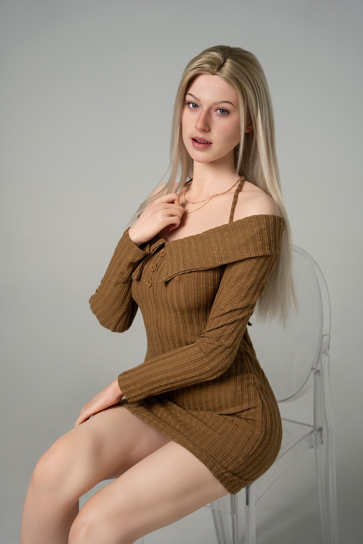 Ramona: muñeca sexual rubia pecosa