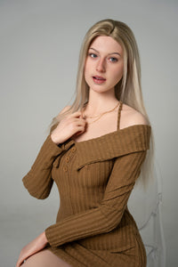 Ramona: muñeca sexual rubia pecosa