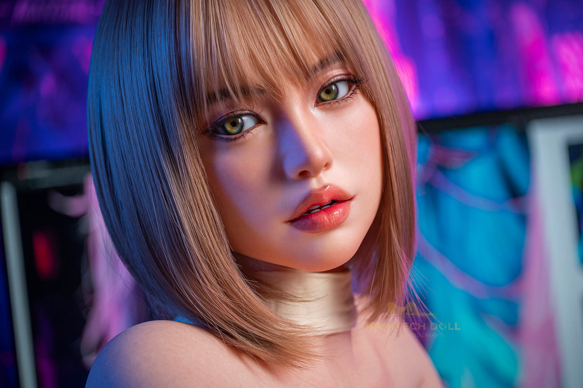 Akiyama: Neon Respawn Sex Doll
