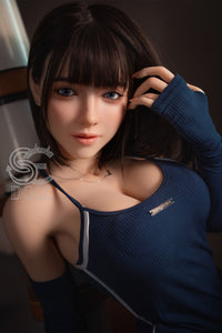 Juju: linda muñeca sexual en traje de baño