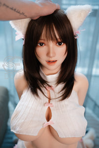 Yuuka: muñeca sexual japonesa tetona