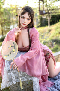 Letizia: la bella princesa muñeca sexual