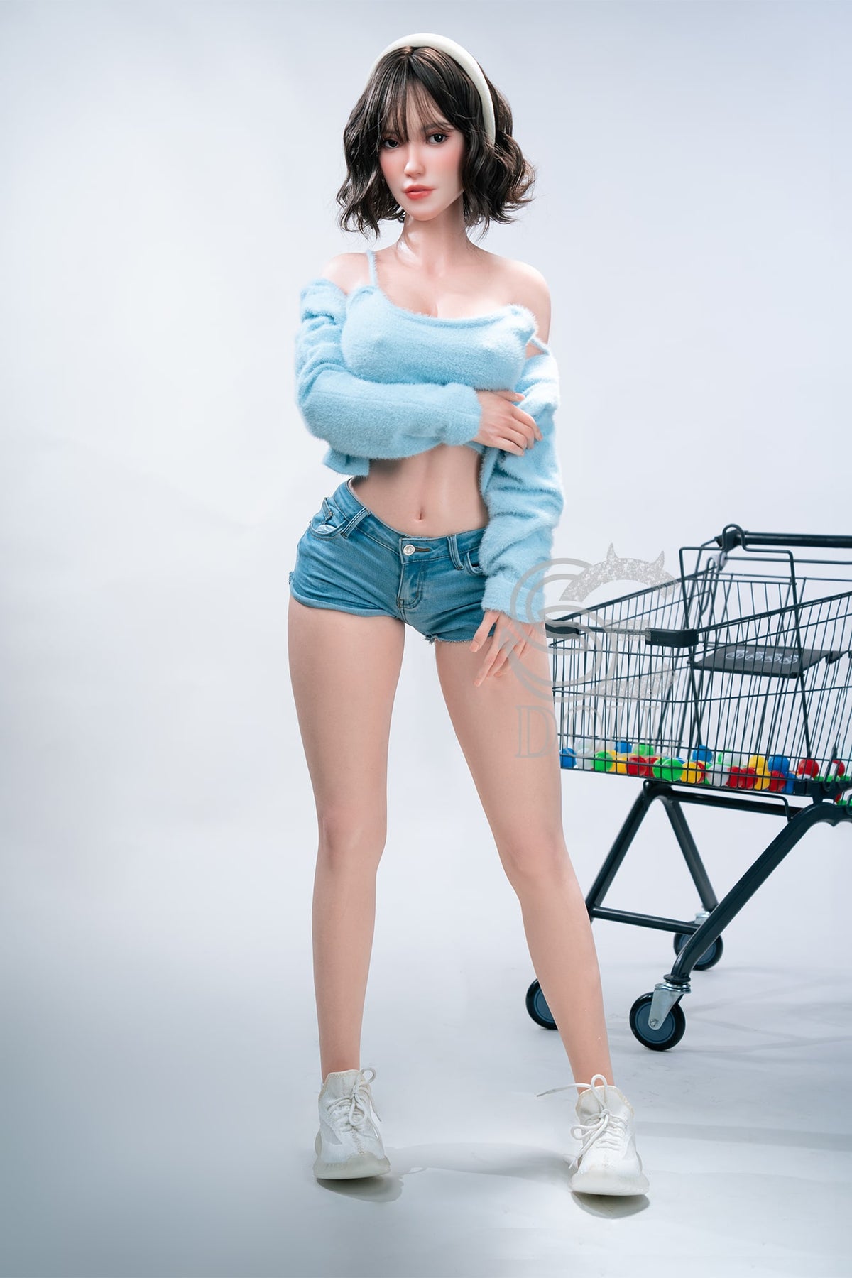 실비아: 핫 틴 캐셔 섹스 인형