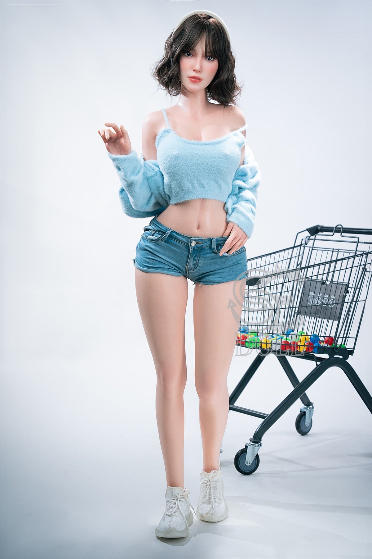 실비아: 핫 틴 캐셔 섹스 인형
