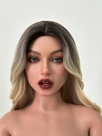 Finnley: Muñeca sexual becaria de verano