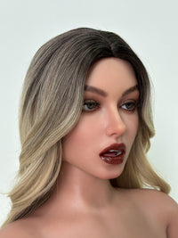 Finnley: Muñeca sexual becaria de verano