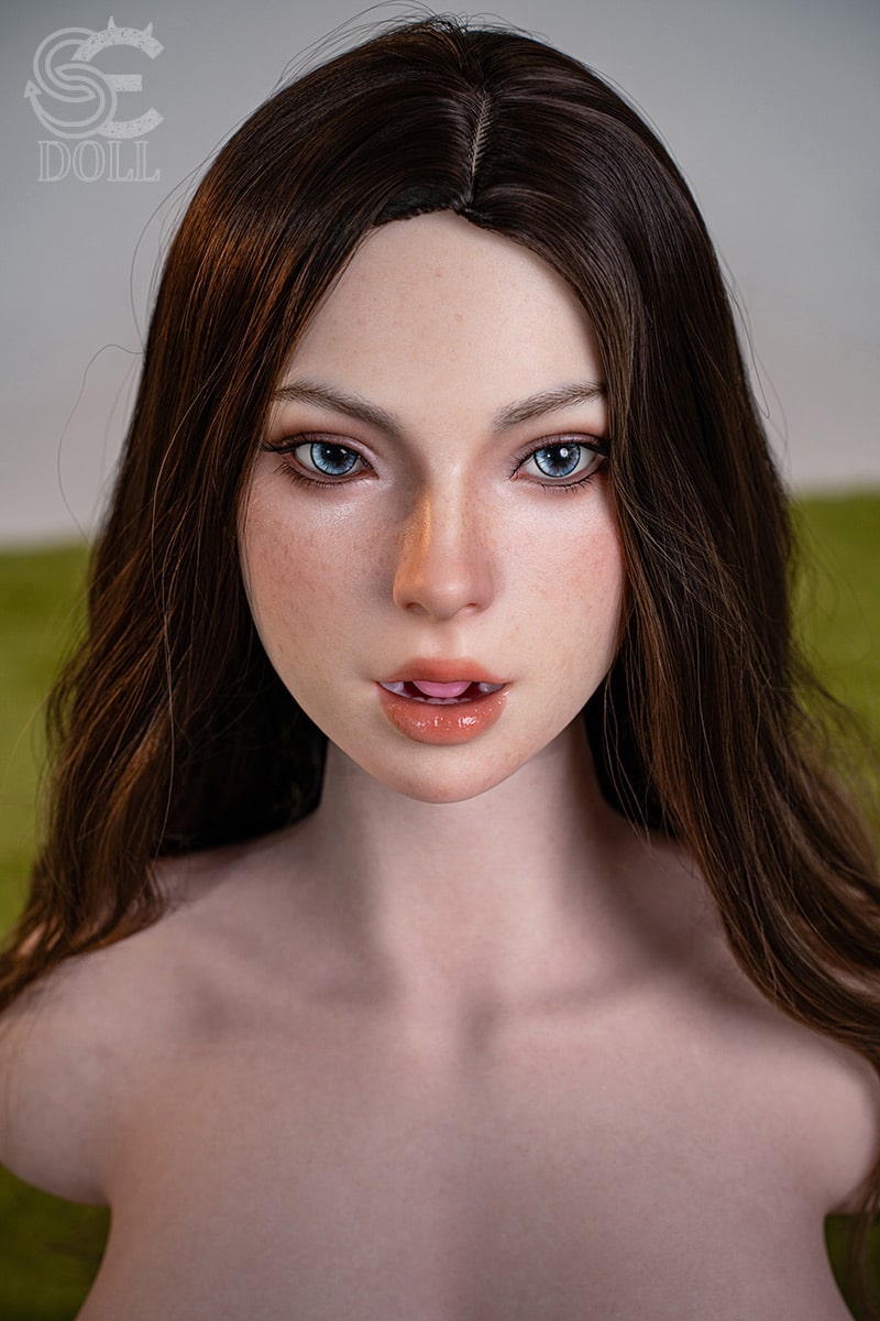 Nadia Voss: Silicone Sex Doll Torso