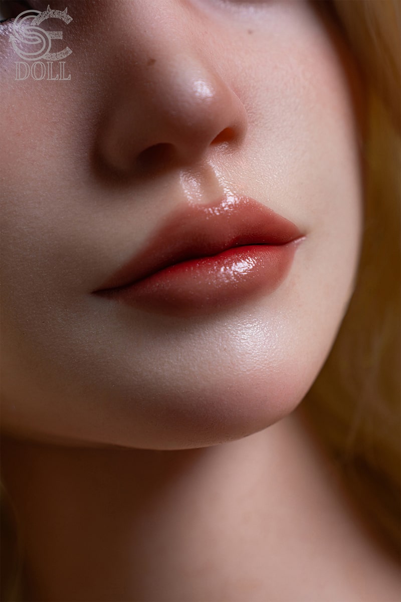 Isla Kane: Silicone Sex Doll Torso