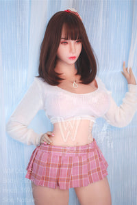 Ling: jugosa muñeca sexual asiática