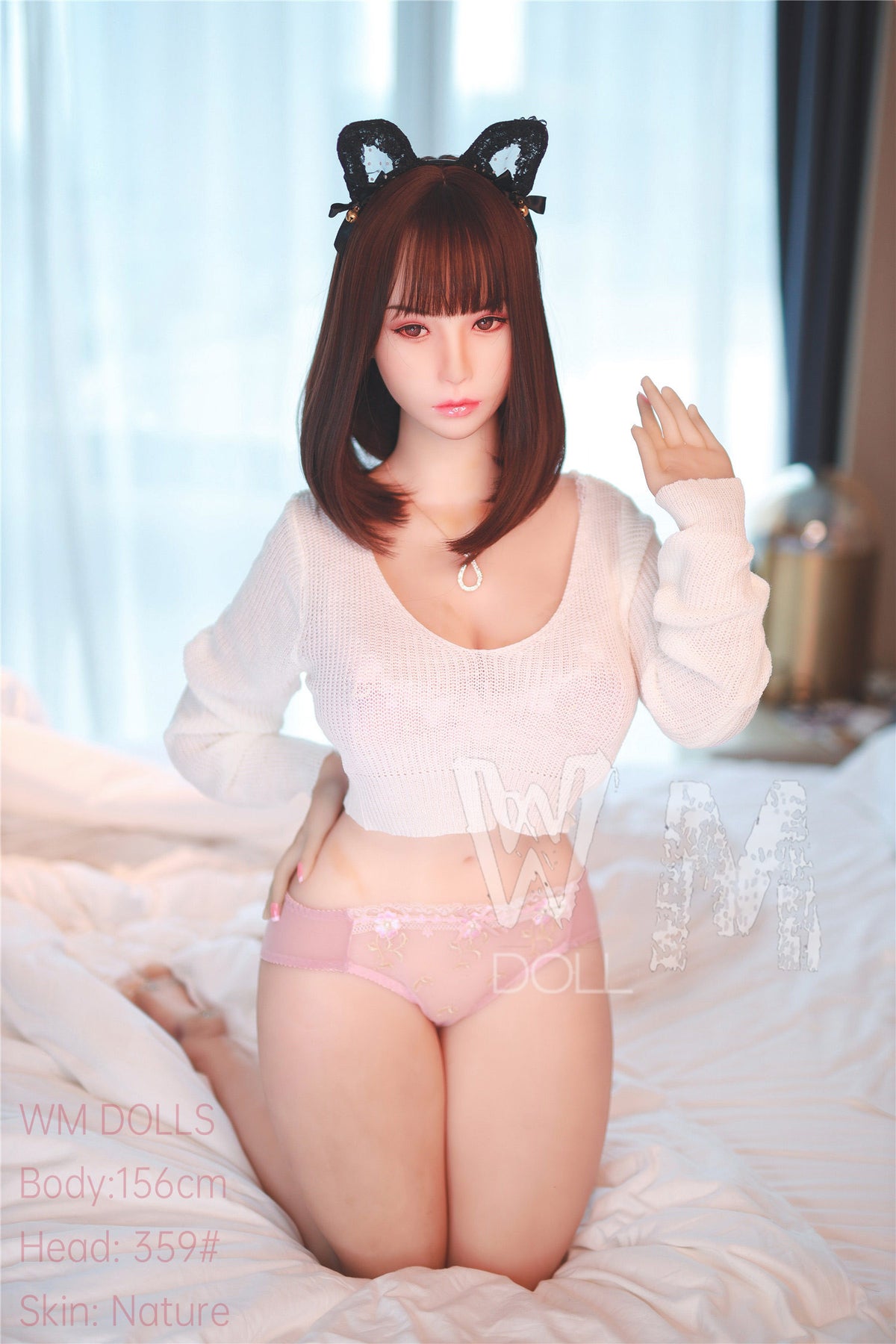 Ling: jugosa muñeca sexual asiática