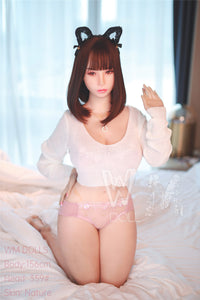 Ling: jugosa muñeca sexual asiática