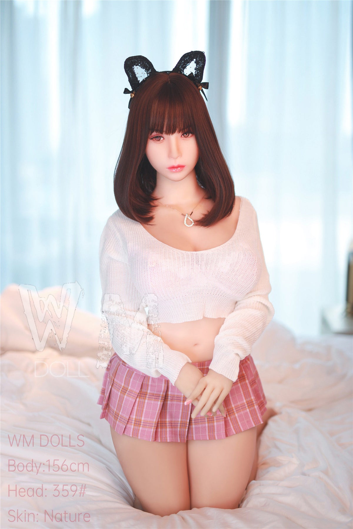 Ling: jugosa muñeca sexual asiática