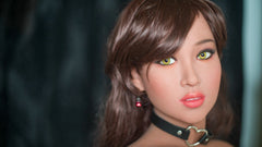 Mel: muñeca sexual adolescente